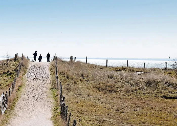 4 Person In Semesterbostad Grömitz